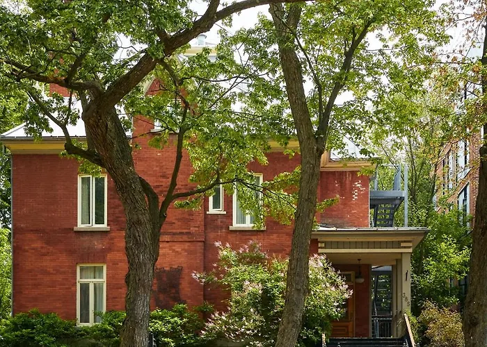 Manoir De La Tour - Par AneyroHotel Quebec